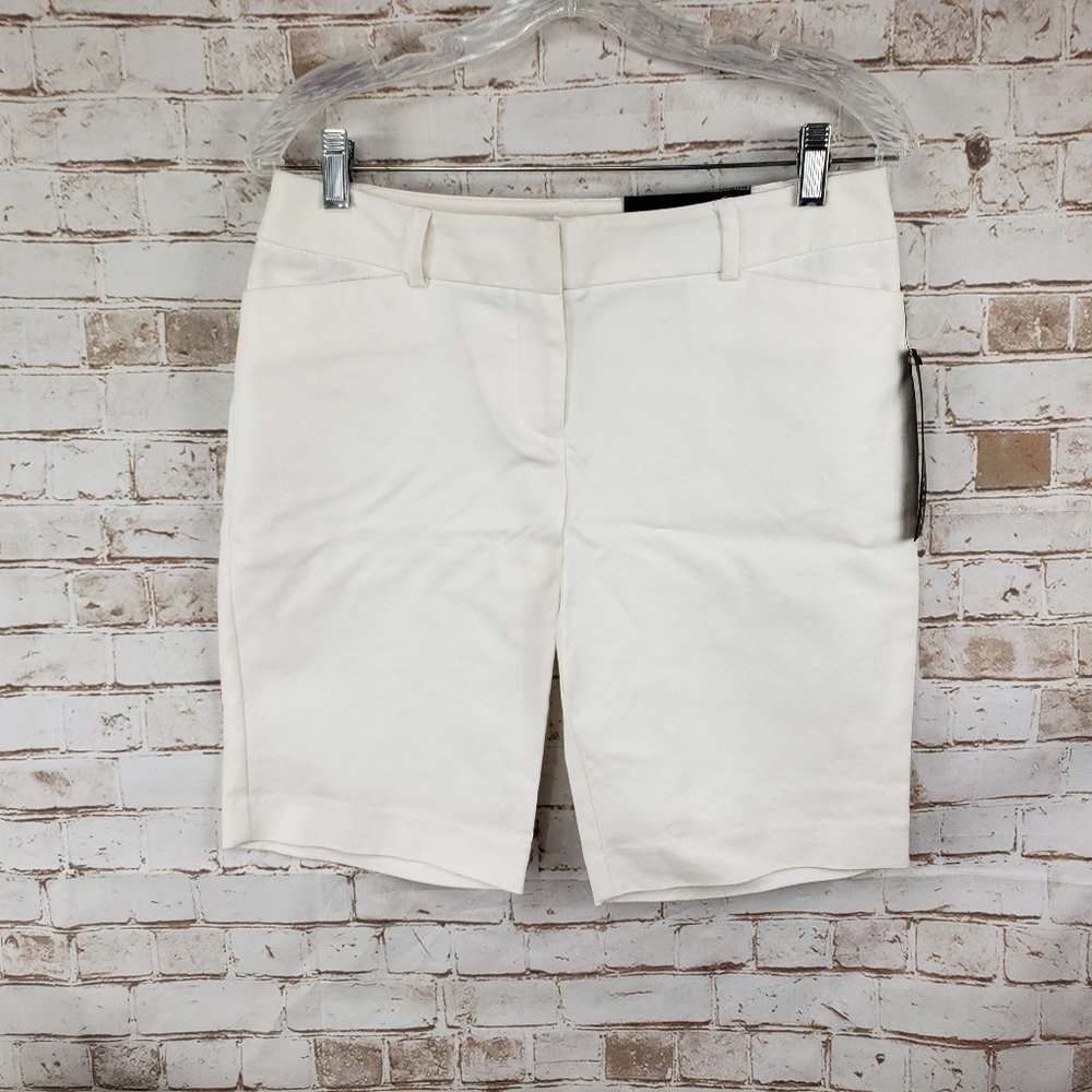 NWT Apt. 9 Size 4 White Mid Rise Modern Fit Bermuda Shorts Stretch RP $40 Womens